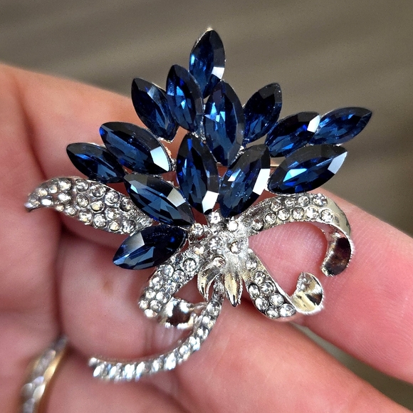 Blue Flower Rhinestone Brooch Pin - Picture 7 of 7